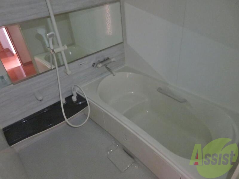 バス・シャワールーム　お風呂場はよく作りこまれています。とても綺麗なお風呂場です。