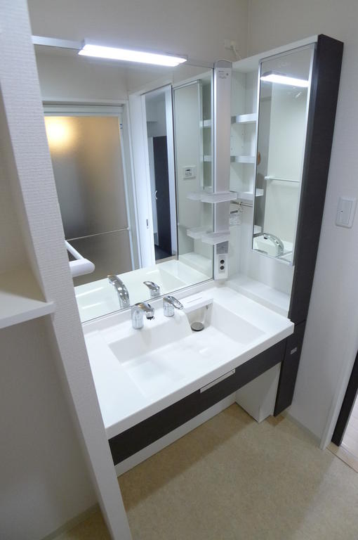 洗面設備　（写真は同仕様）