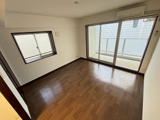 居室・リビング　※別号室の写真です