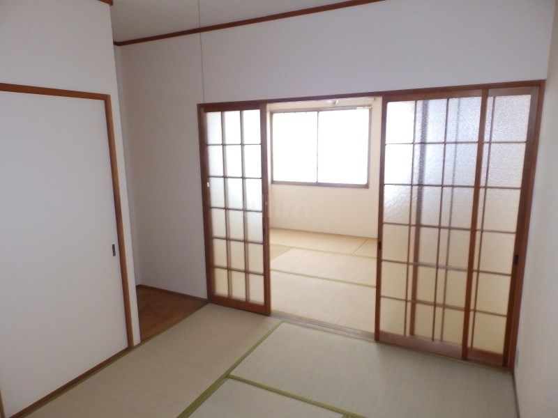 居室・リビング　※同タイプの他のお部屋です