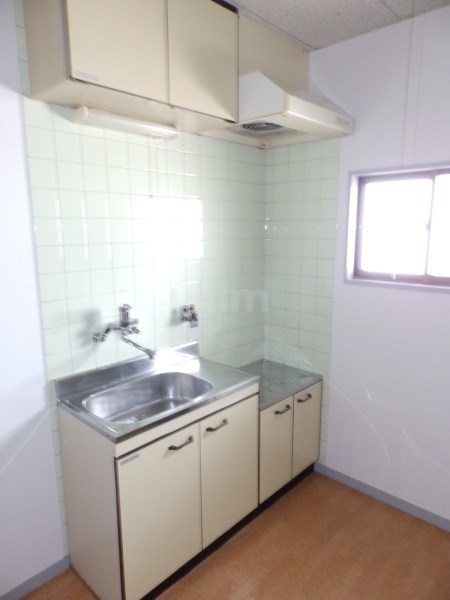 キッチン　※同タイプの他のお部屋です