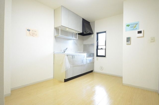 居室・リビング　☆ゆったり料理が出来る広さです☆