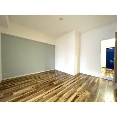 居室・リビング　室内写真は別部屋の写真です。