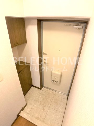 玄関　シンプルで使いやすい玄関です 同型タイプ