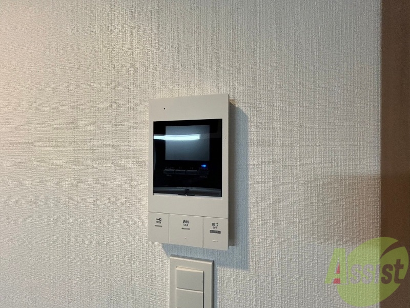 セキュリティ　モニタ付インターホンです。セキュリティ面も安心ですね！