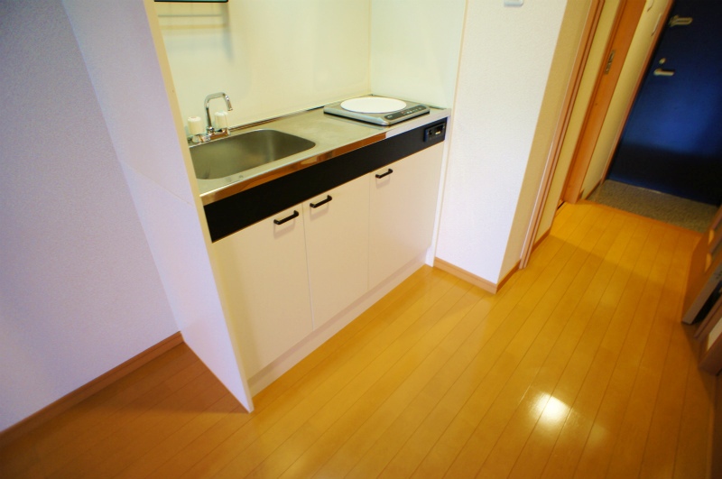 キッチン　コンパクトなキッチンで掃除もラクラク