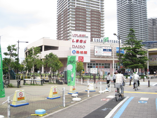 ショッピングセンター　LaLaテラス南千住（ショッピングセンター）まで929m