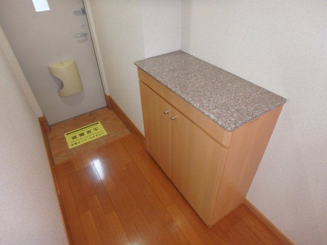 玄関　総社市井手　グランパレＫ　1Ｋ　玄関