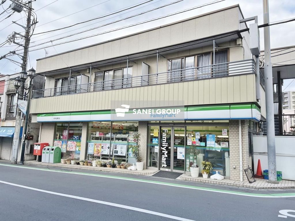 コンビニ　ファミリーマート所沢松葉町店（コンビニ）まで130m