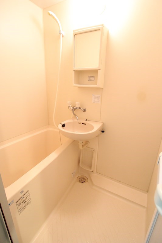 バス・シャワールーム　別部屋参考画像