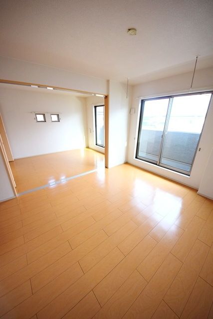 居室・リビング　★お問い合わせはタウンハウジング中央林間店まで★