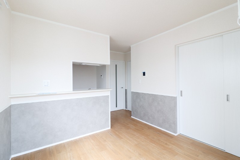 居室・リビング　図面と現状に相違がある場合には現状を優先