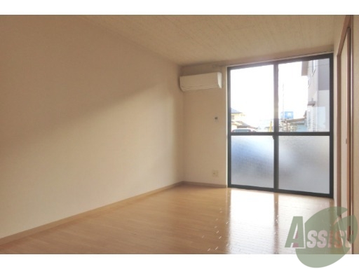 居室・リビング　７．５帖ある広々としたおお部屋。色んな使い方ができそうです。