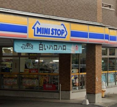 コンビニ　ミニストップ 百合ヶ丘店（コンビニ）まで402m