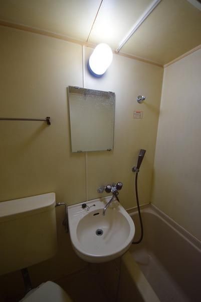 洗面設備　洗面台です