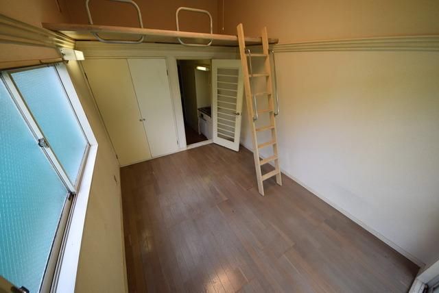 居室・リビング　ロフト付き洋室