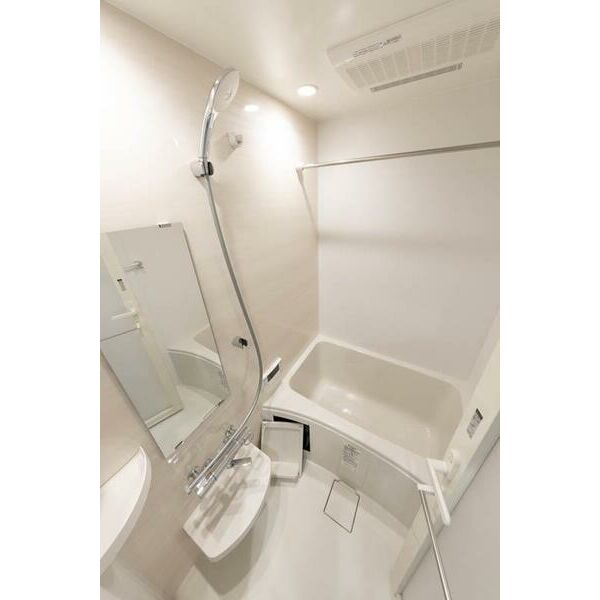 バス・シャワールーム　ゆったり過ごせるお風呂です