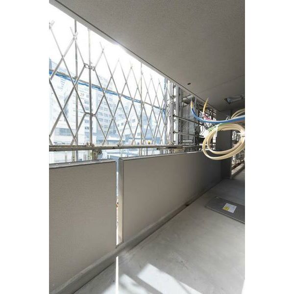 バルコニー　外からの目が気にならないバルコニーで洗濯物が干せます