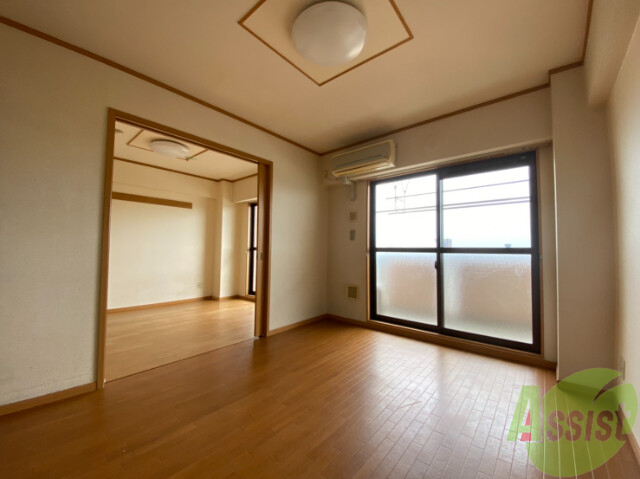 居室・リビング　１０．８帖のリビングです。広々としていますね。