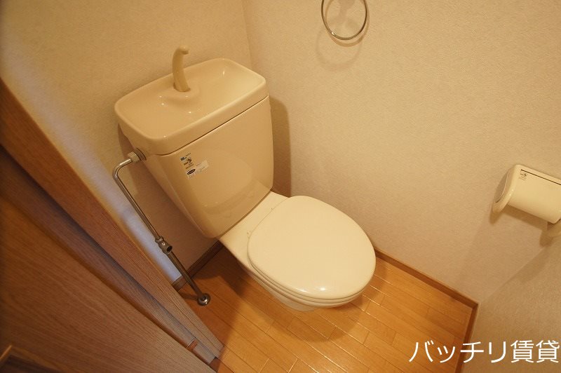 トイレ　別号室写真の為、現況を優先いたします。
