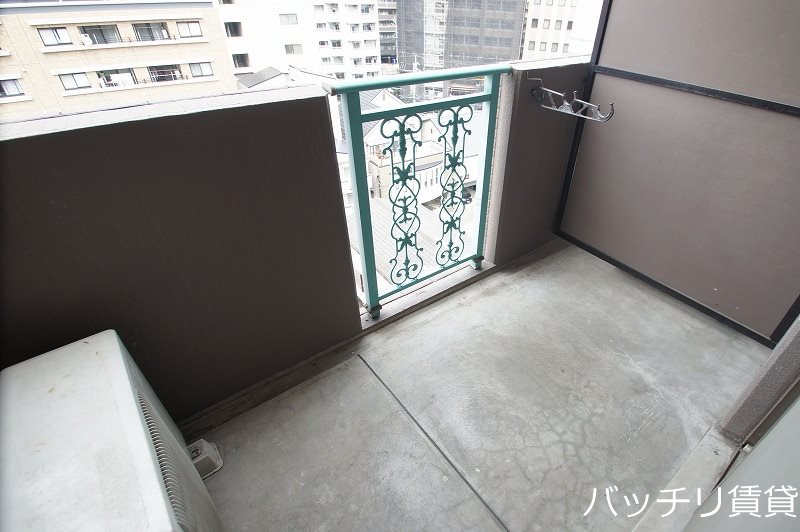 バルコニー　別号室写真の為、現況を優先いたします。