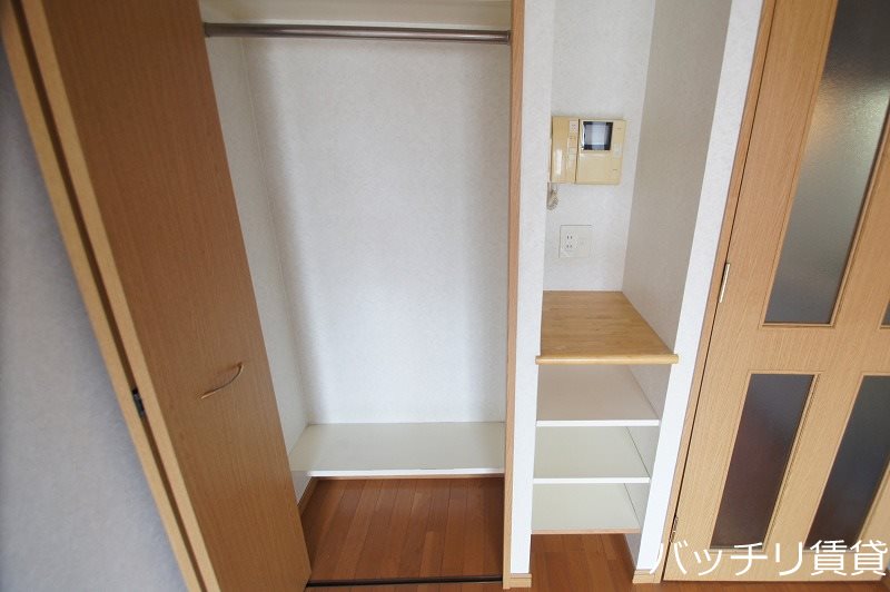 収納　別号室写真の為、現況を優先いたします。