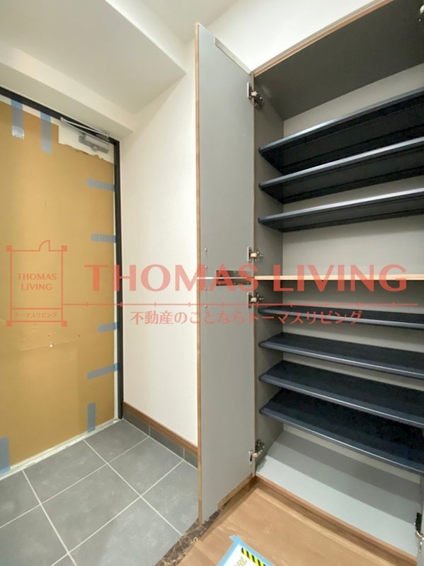 玄関　※同物件別部屋参考画像