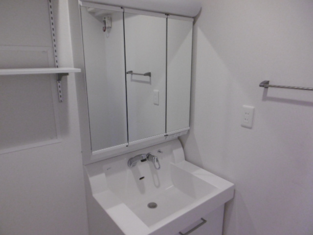 洗面設備　シャワー付洗面台