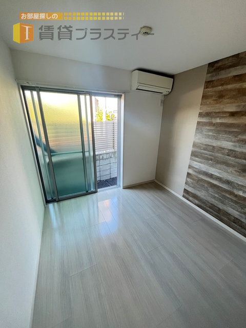 居室・リビング　ハイセンスなアクセントクロスを採用。