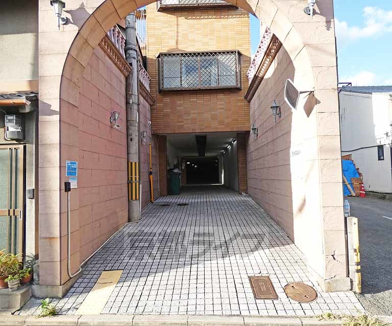 その他共有部分　建物入口です。