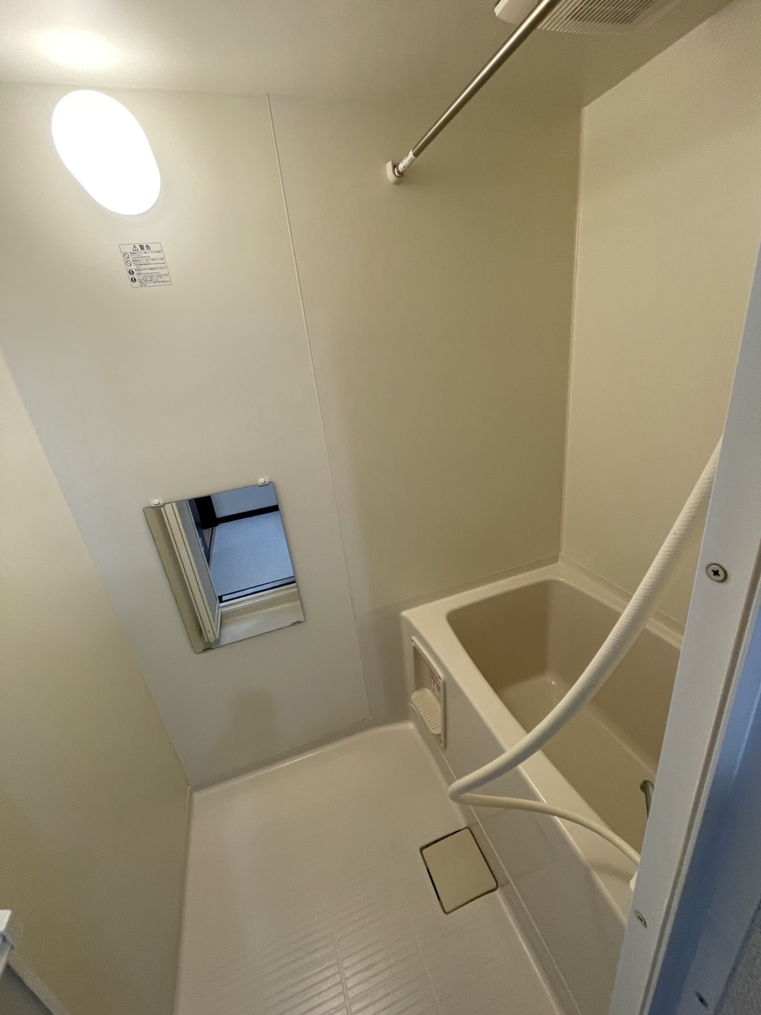 バス・シャワールーム　他号室のお写真です。参考にご覧ください。