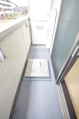 バルコニー　明るいバルコニーです