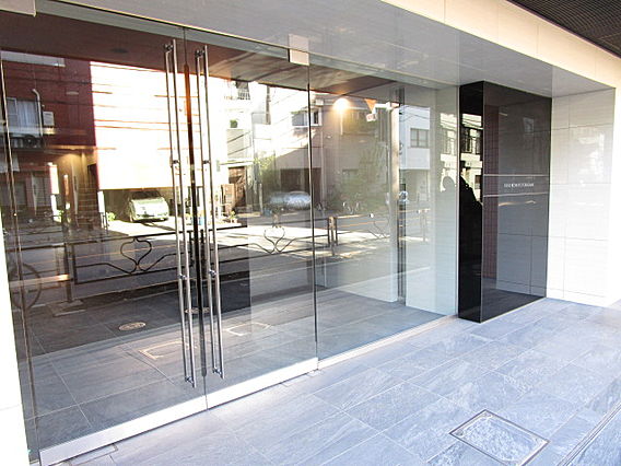 エントランス　アクサス文京東大前　文京区向丘2