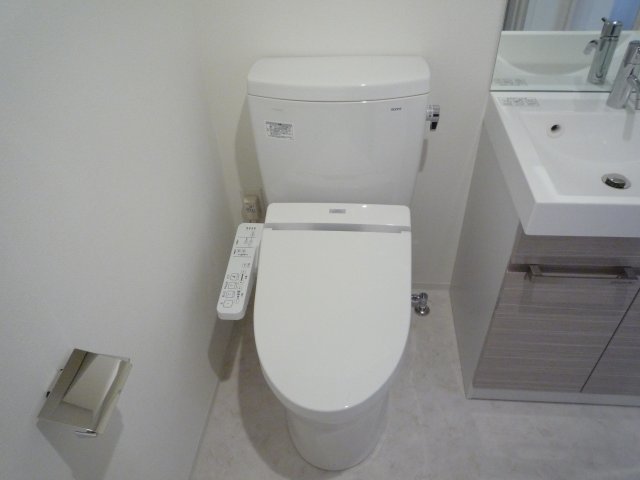 トイレ　（別タイプ参考写真）アクサス文京東大前　文京区向丘2