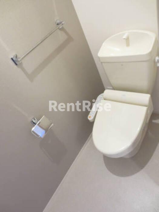 トイレ　(105)温水洗浄便座