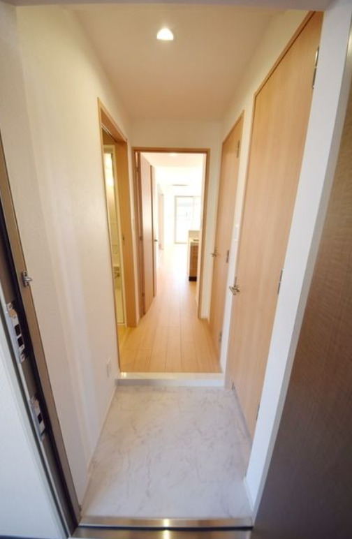 玄関　※別部屋参考写真