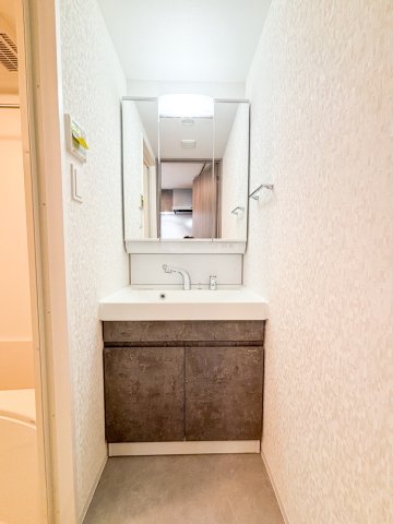 洗面設備　綺麗で明るい洗面所です☆