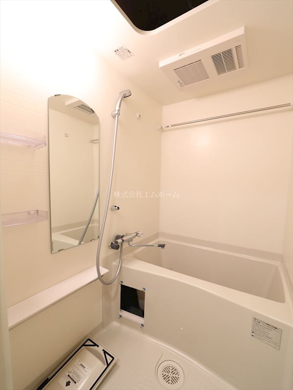 バス・シャワールーム　浴室暖房乾燥機能付バス