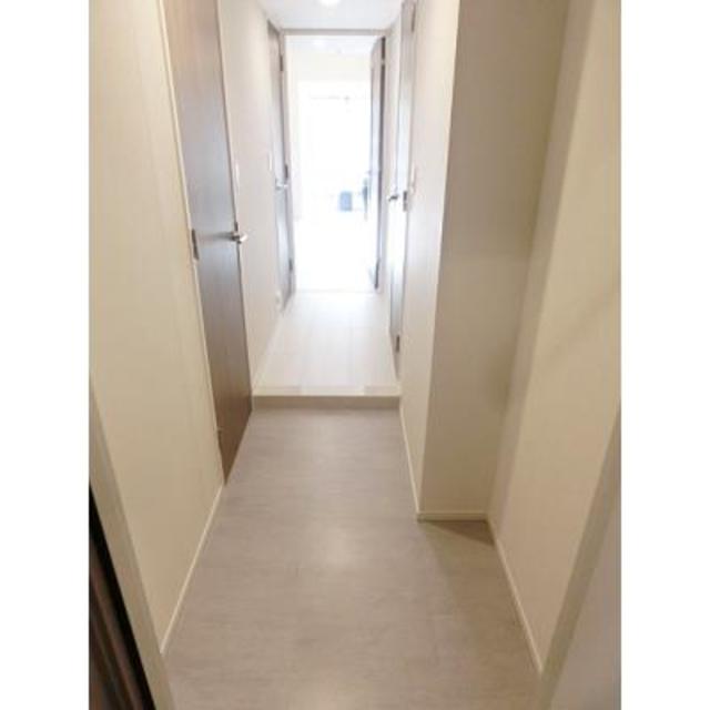 玄関　※写真は同タイプ住戸です。