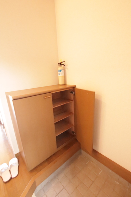 玄関　玄関にシューズボックスあります♪