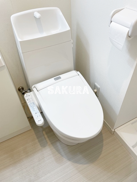 トイレ　嬉しい温水洗浄便座♪