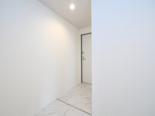 玄関　収納もある玄関です