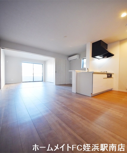 居室・リビング　★人気の築浅ペット可物件！★参考写真