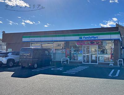 コンビニ　ファミリーマート　豊橋東三ノ輪店（コンビニ）まで12m