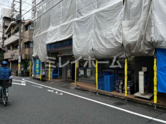 コンビニ　ローソン 東六郷二丁目店（コンビニ）まで422m