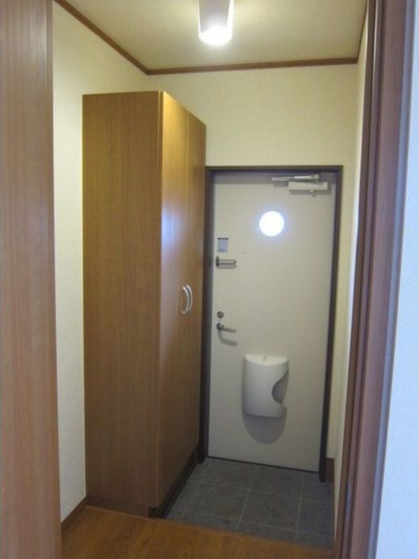 玄関　同物件別室写真