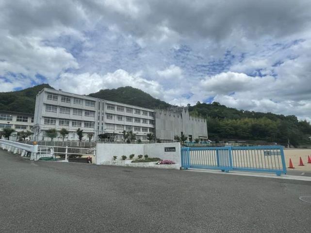 小学校　谷外小学校（小学校）まで852m