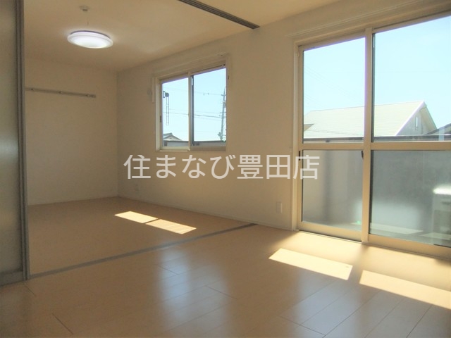 居室・リビング　同型別部屋写真