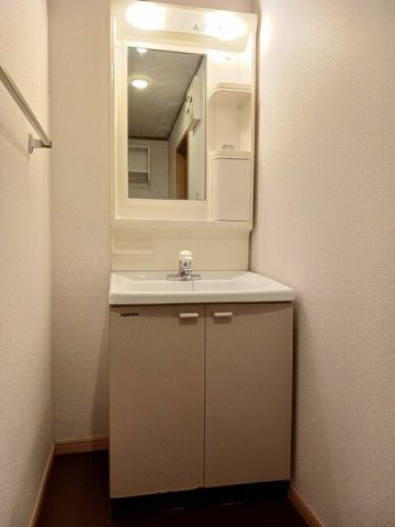 洗面設備　脱衣スペースもあります