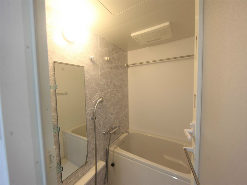 バス・シャワールーム　浴室暖房乾燥機付　24時間換気機能付バスルーム